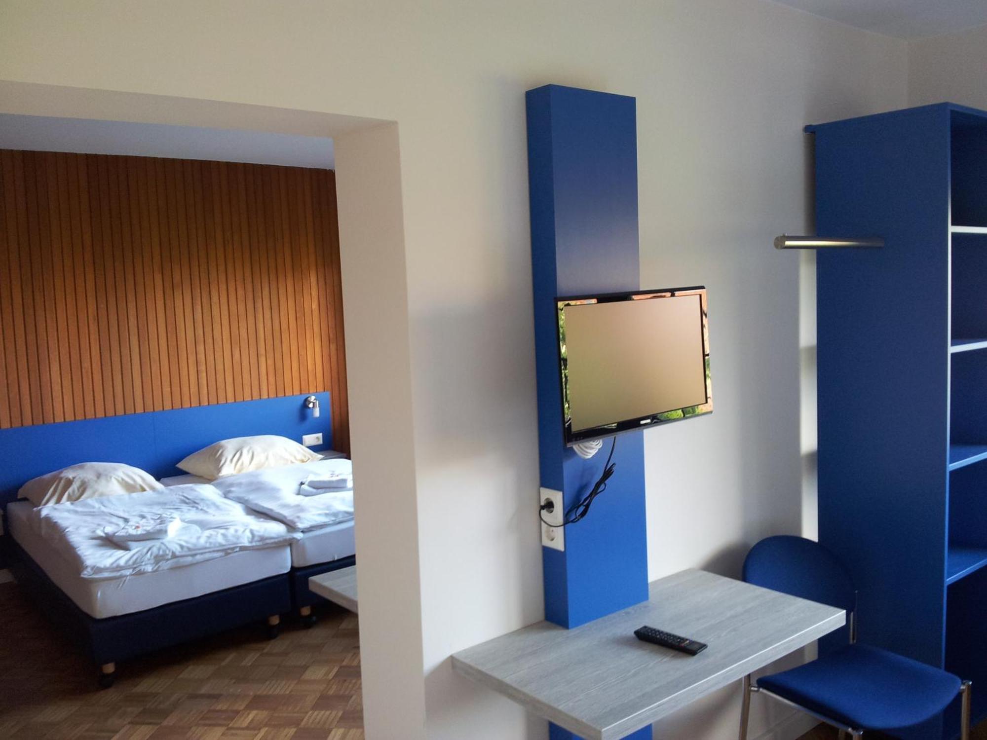 Smart Hostel By Landgasthof Velber 24H7D Seelze Zewnętrze zdjęcie