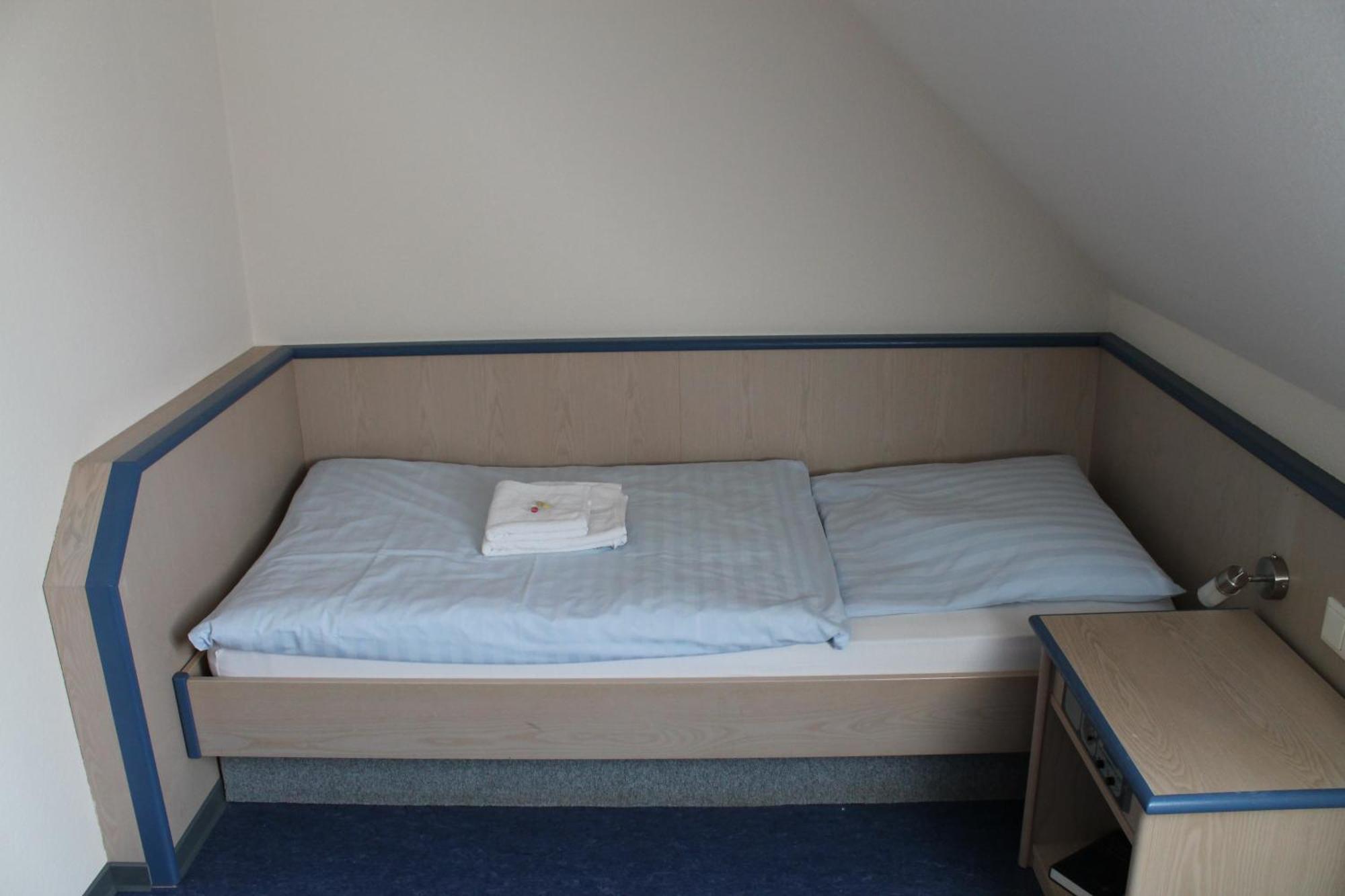 Smart Hostel By Landgasthof Velber 24H7D Seelze Zewnętrze zdjęcie