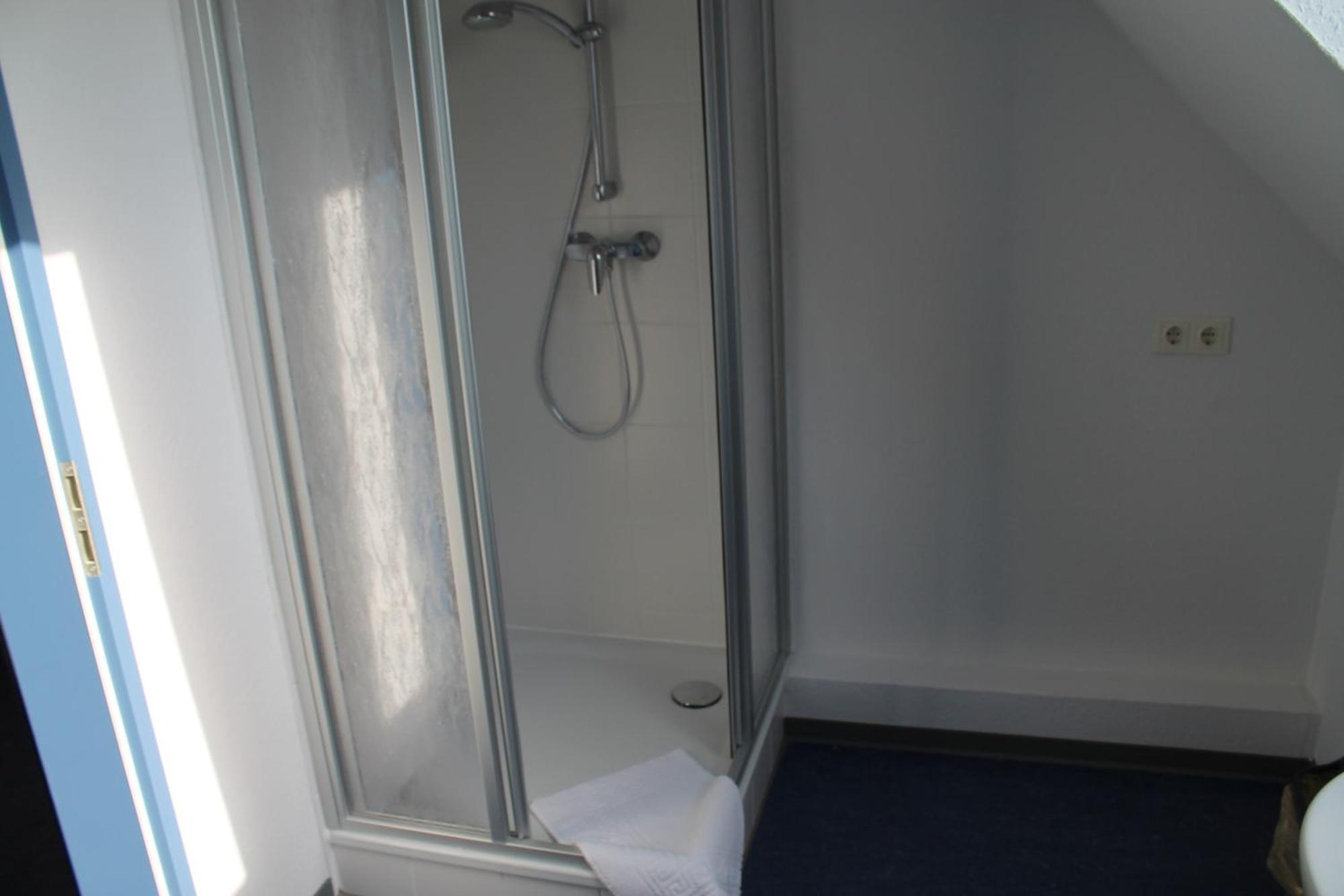 Smart Hostel By Landgasthof Velber 24H7D Seelze Zewnętrze zdjęcie