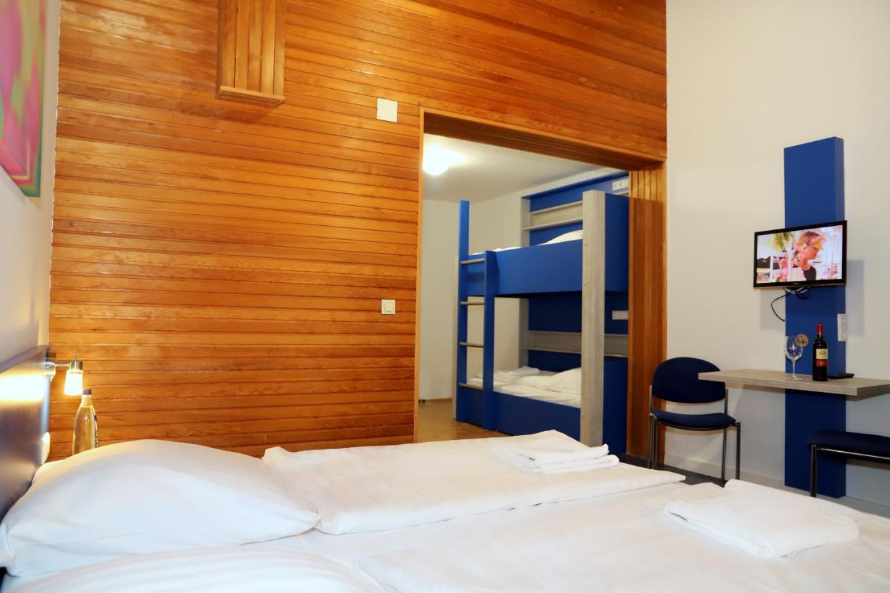 Smart Hostel By Landgasthof Velber 24H7D Seelze Zewnętrze zdjęcie