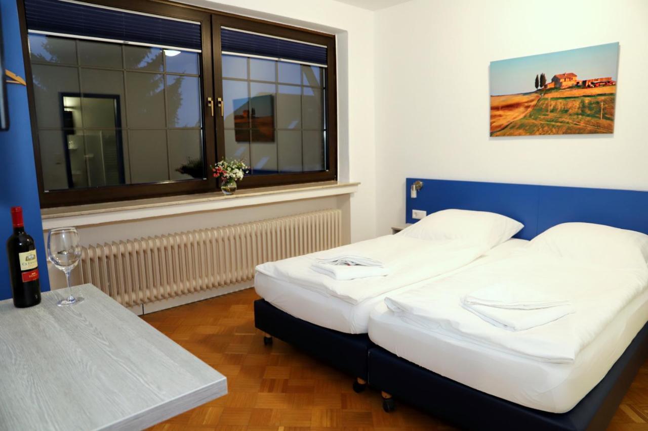 Smart Hostel By Landgasthof Velber 24H7D Seelze Zewnętrze zdjęcie
