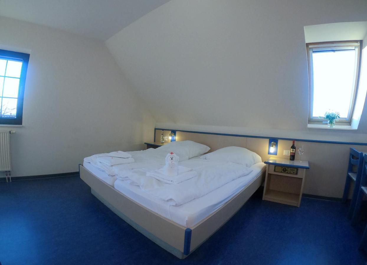 Smart Hostel By Landgasthof Velber 24H7D Seelze Zewnętrze zdjęcie