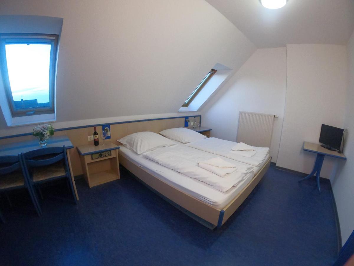 Smart Hostel By Landgasthof Velber 24H7D Seelze Zewnętrze zdjęcie
